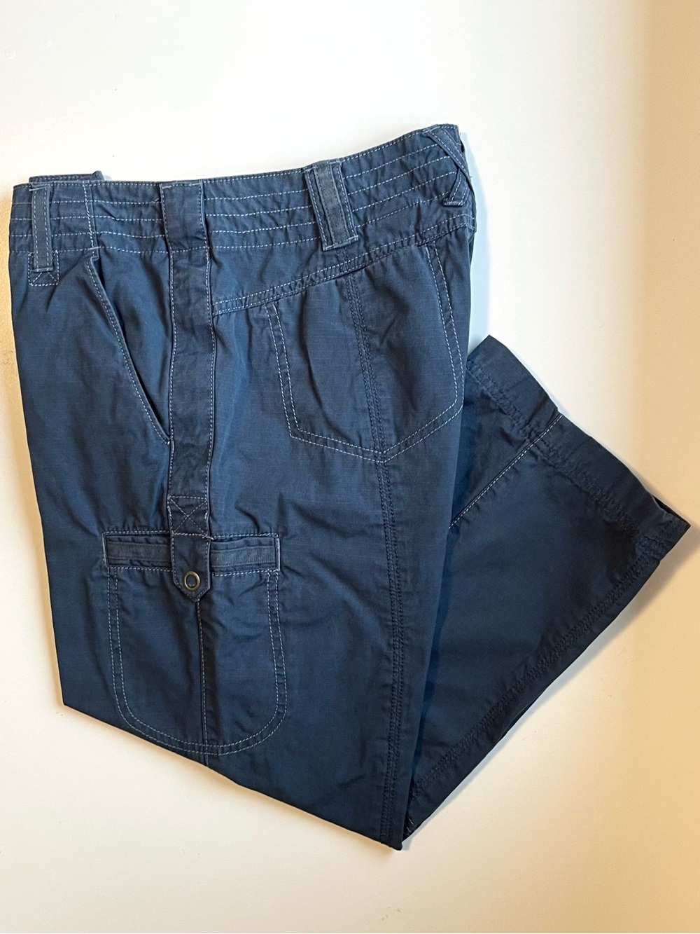 Eddie Bauer Mercer Fit Cargo Capri - Utility Pockets & Rip Stop - Size 8 Tall